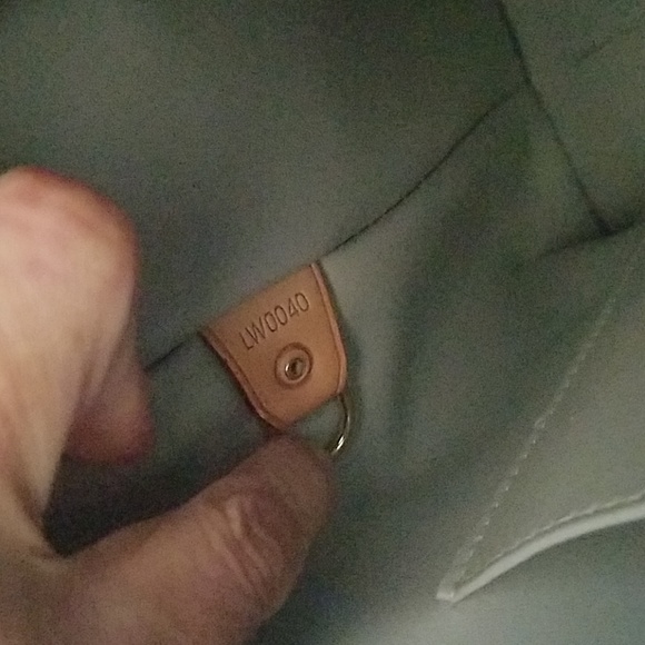 LV Vernis Houston Bag - Picture 8 of 8